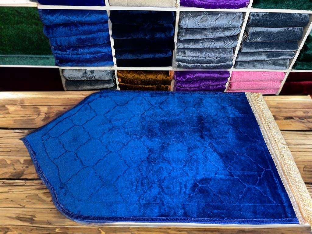 Bequemer Gebetsteppich in verschiedenen Farben 70x110