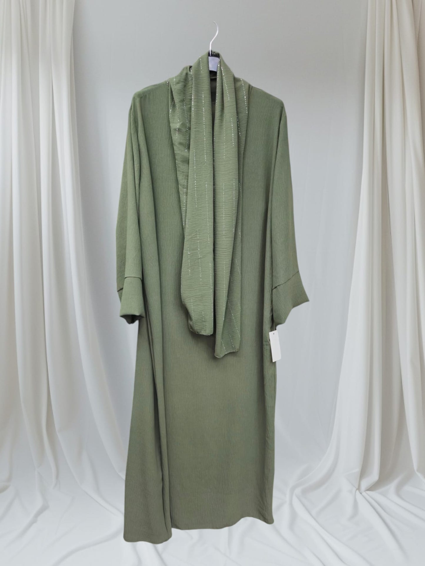 Abaya mit integriertem Glitzer Hijab