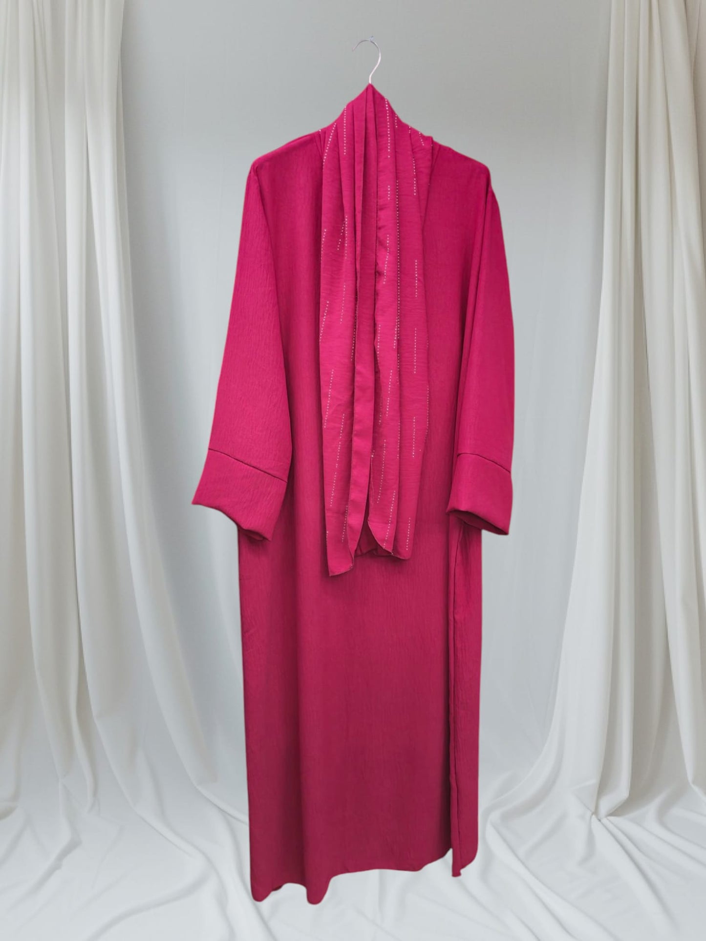Abaya mit integriertem Glitzer Hijab